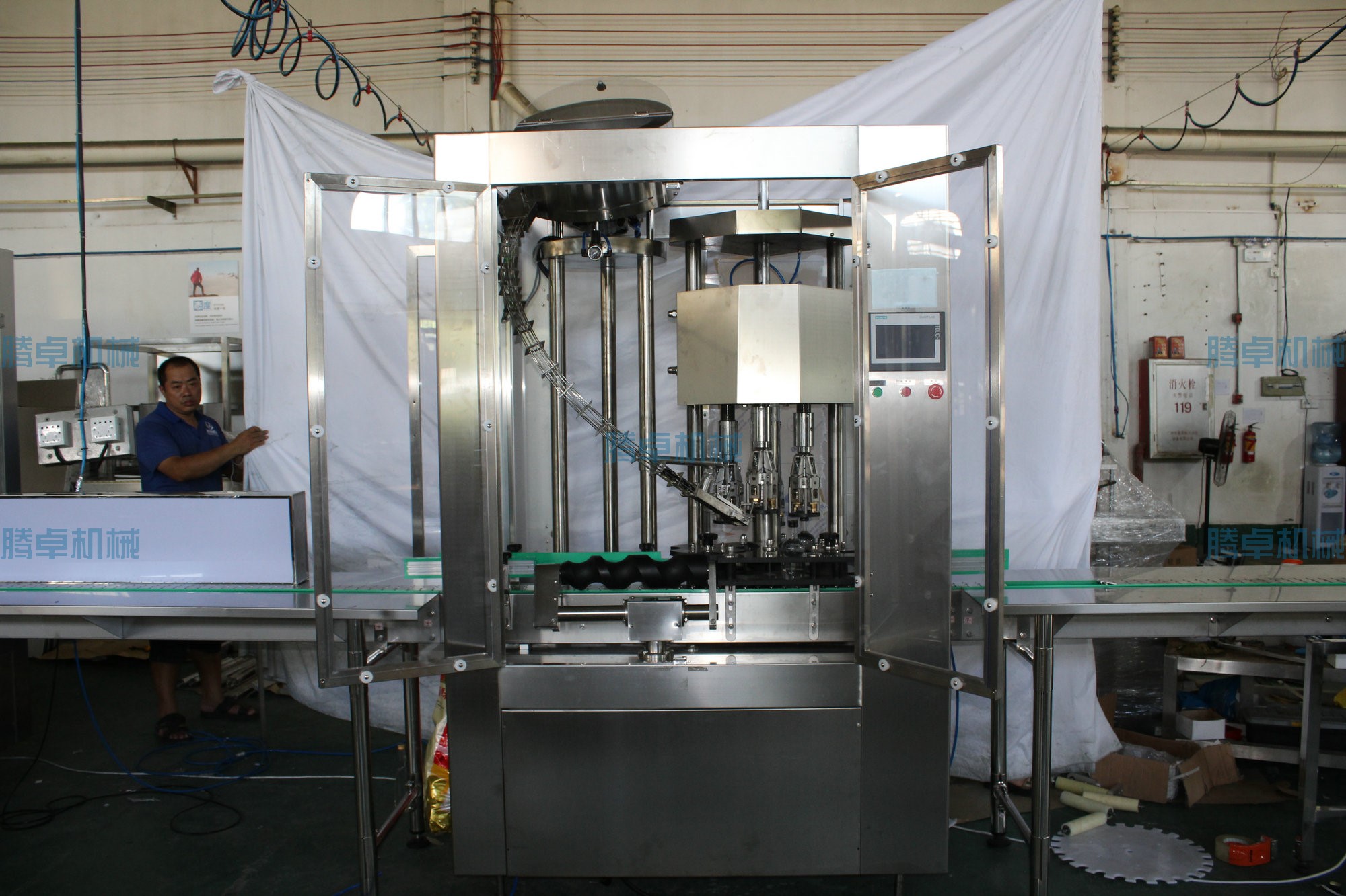 多頭回轉(zhuǎn)式旋蓋機 多頭回轉(zhuǎn)式旋蓋機